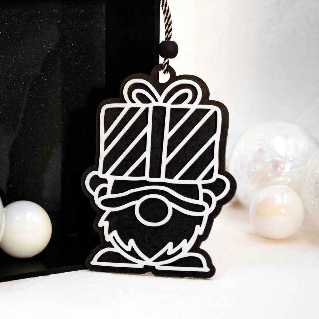 Χριστουγεννιάτικο Στολίδι Gnome with a Gift