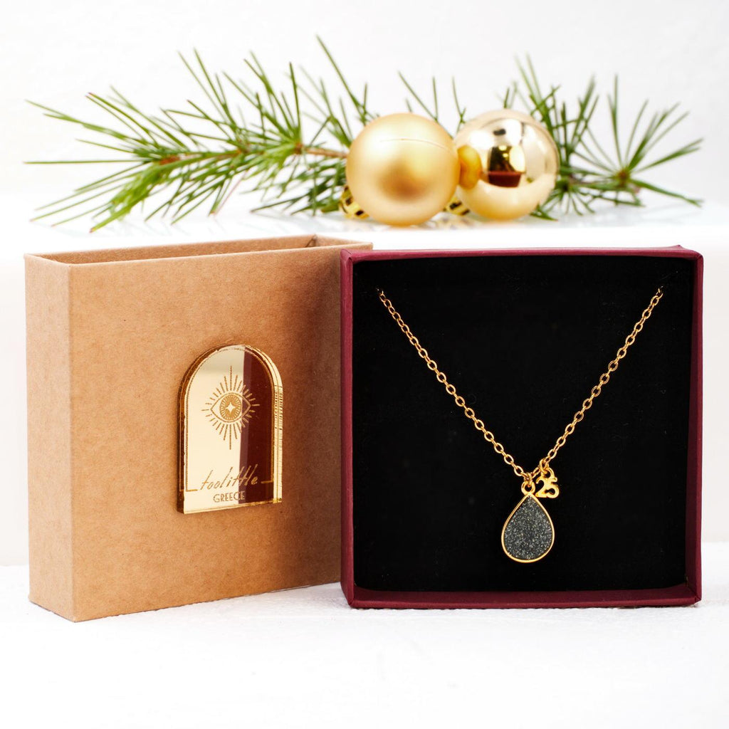 Κολιέ Γούρι 2026 Σταγόνα με Σμάλτο