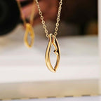 Κολιέ Γούρι 2027 από Ανοξείδωτο Ατσάλι | Abstract Pendant